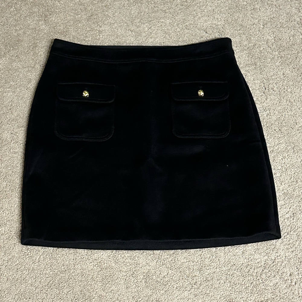 Loft - 16T - Elegant Black Skirt with Pocket Detail